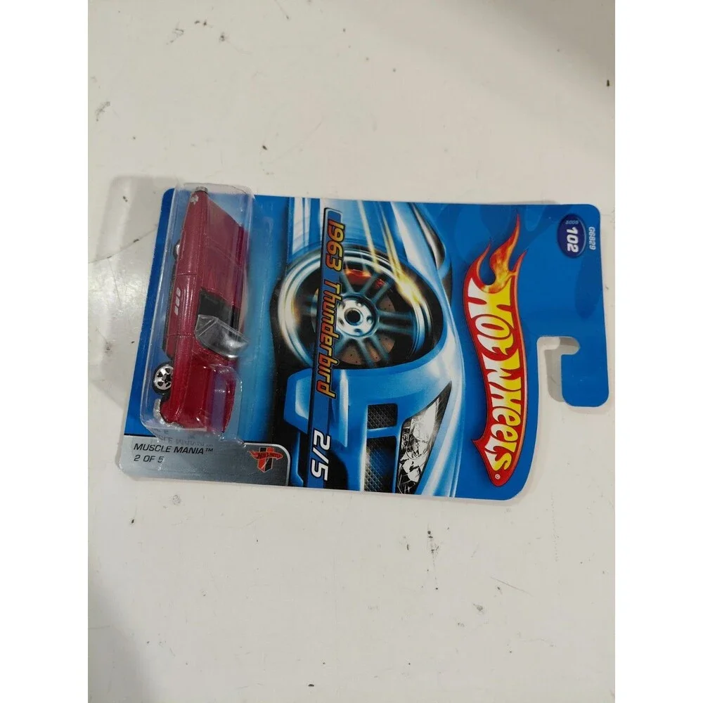 NIP Hot Wheels Muscle Mania 1:64 DieCast 1963 Ford Thunderbird Convertible Car
